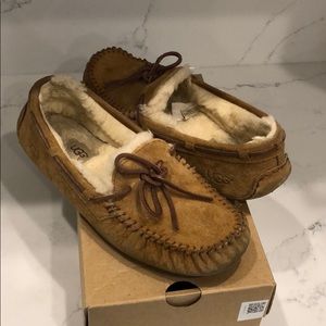 Ugg Chestnut Dakota Moccasins